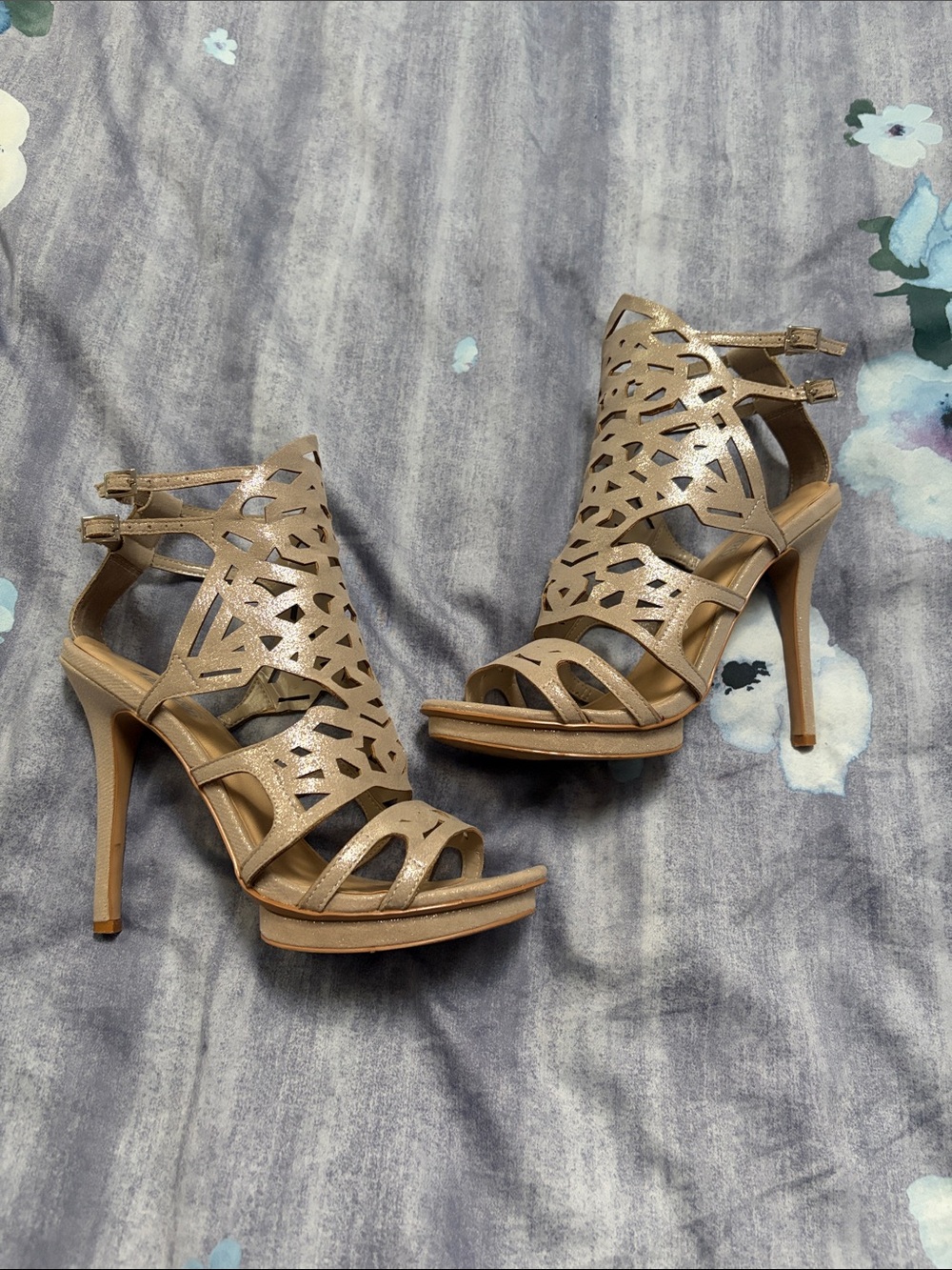 Women's Sparkly Tan Laser-Cut High Heel shooties - Picture 5 of 7